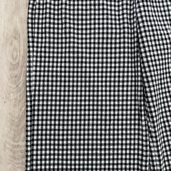 Cabi Bombshell Crop (style 6047) - Picture 12 of 13